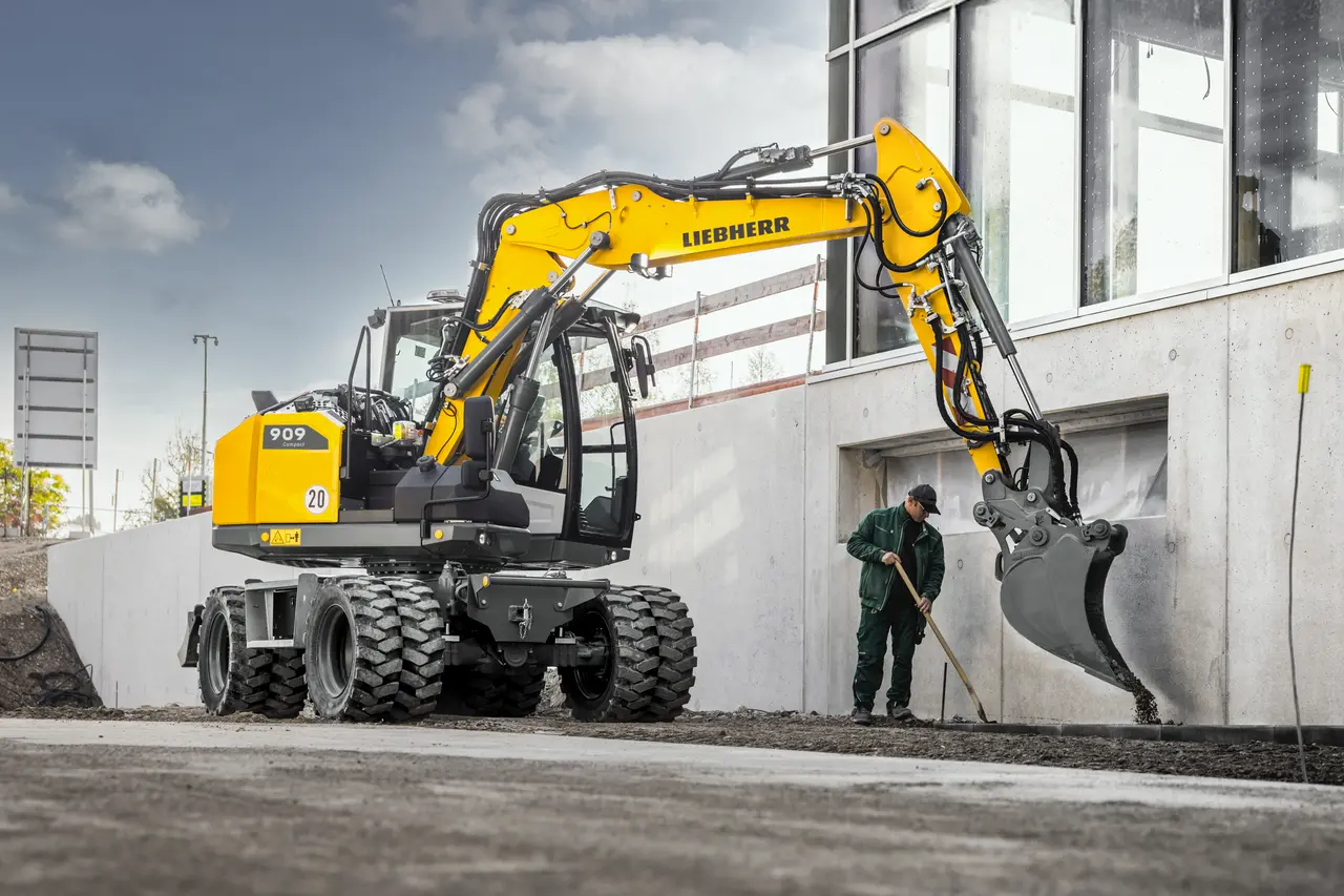A 909 Compact Litronic - Liebherr